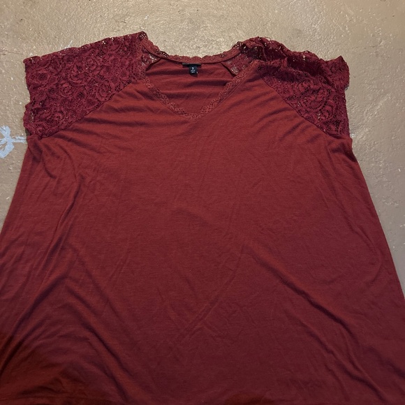Torrid Red Top - Picture 1 of 2